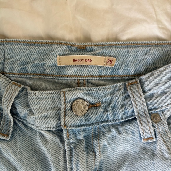 Levi's Baggy Dad Jeans in Light Wash - Picture 7 of 11